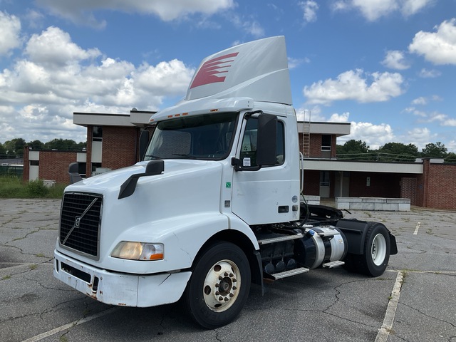 2016 Volvo VNM42T 4x2 S/A Day Cab Truck Tractor