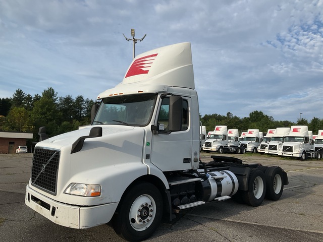 2016 Volvo VNM64T 6x4 T/A Day Cab Truck Tractor
