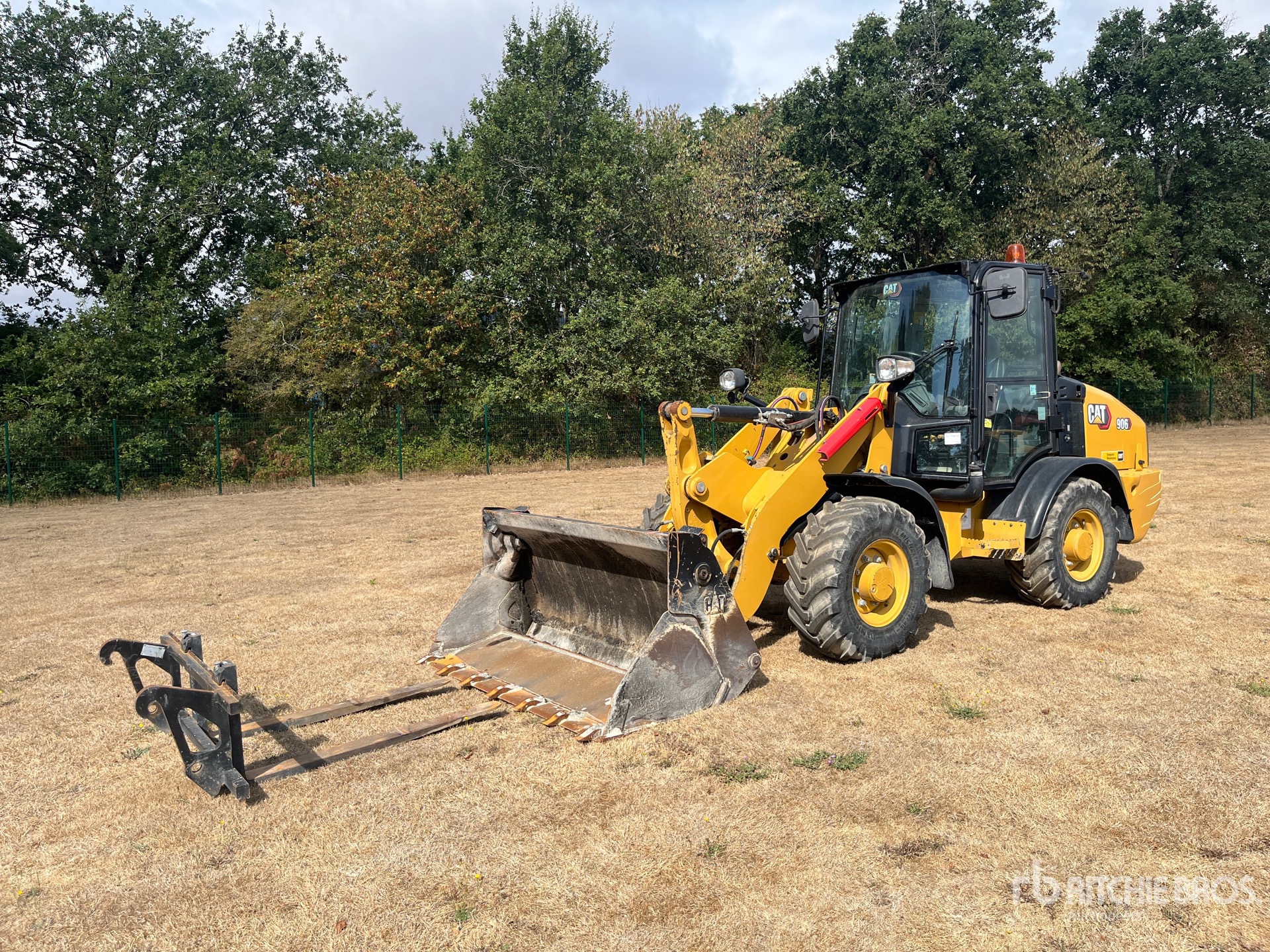 2023 Caterpillar 906