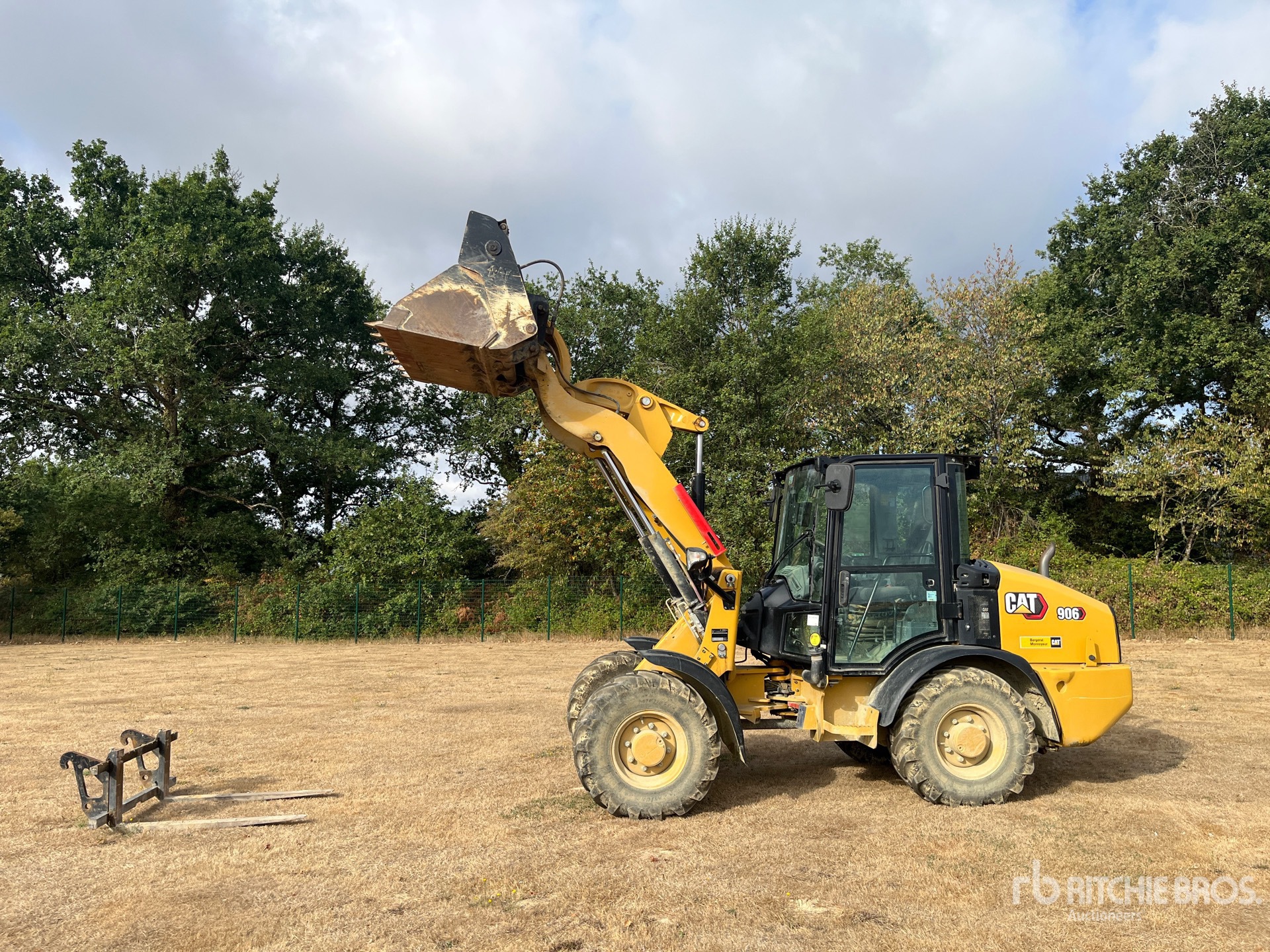 2023 Caterpillar 906