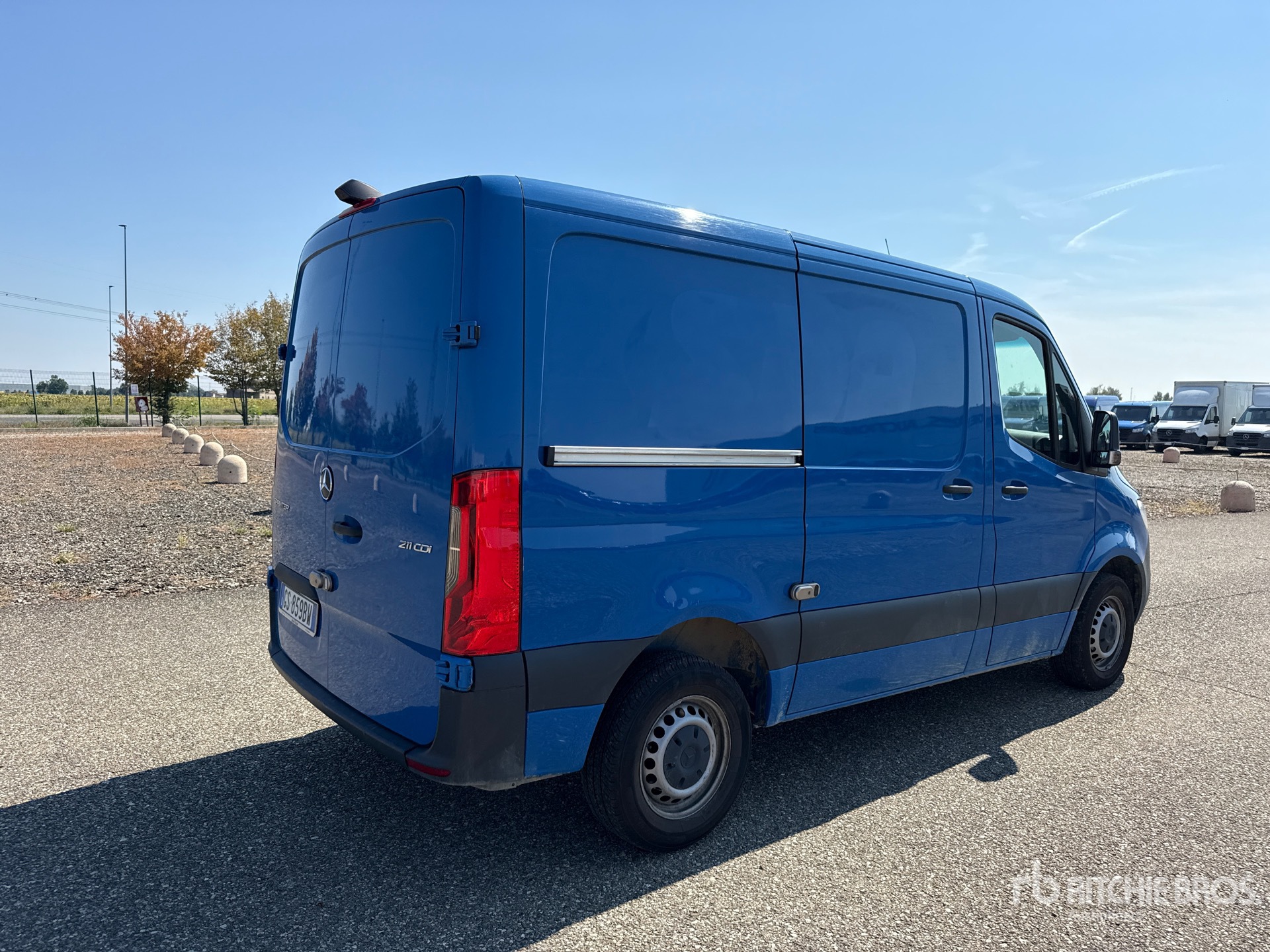 2024 Mercedes-Benz SPRINTER 211 CD