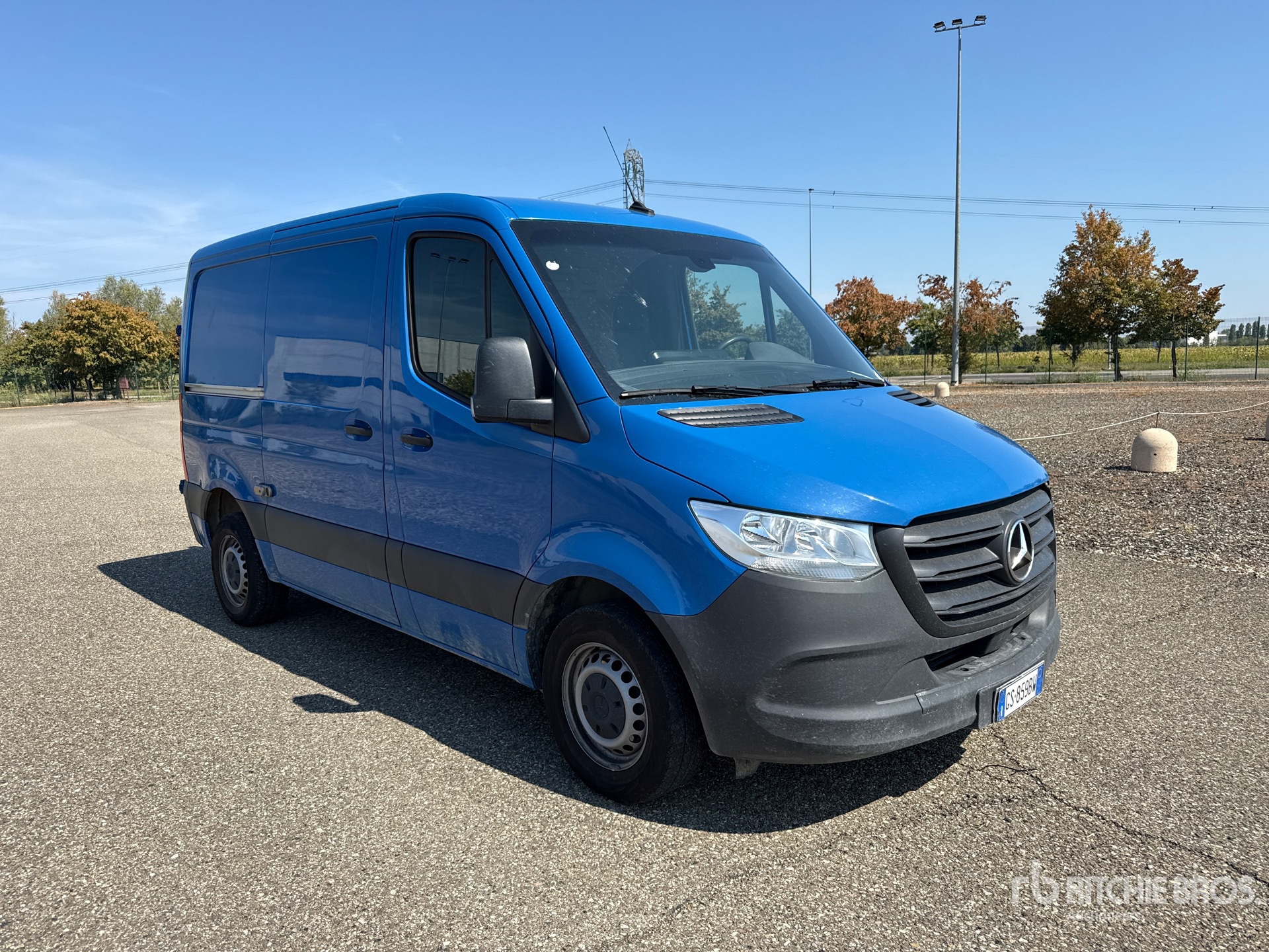 2024 Mercedes-Benz SPRINTER 211 CD