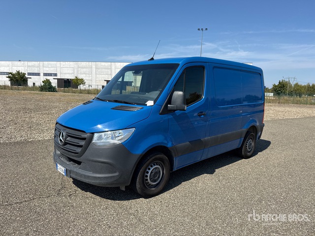 2024 Mercedes-Benz Sprinter 211 CDi Cargo Van