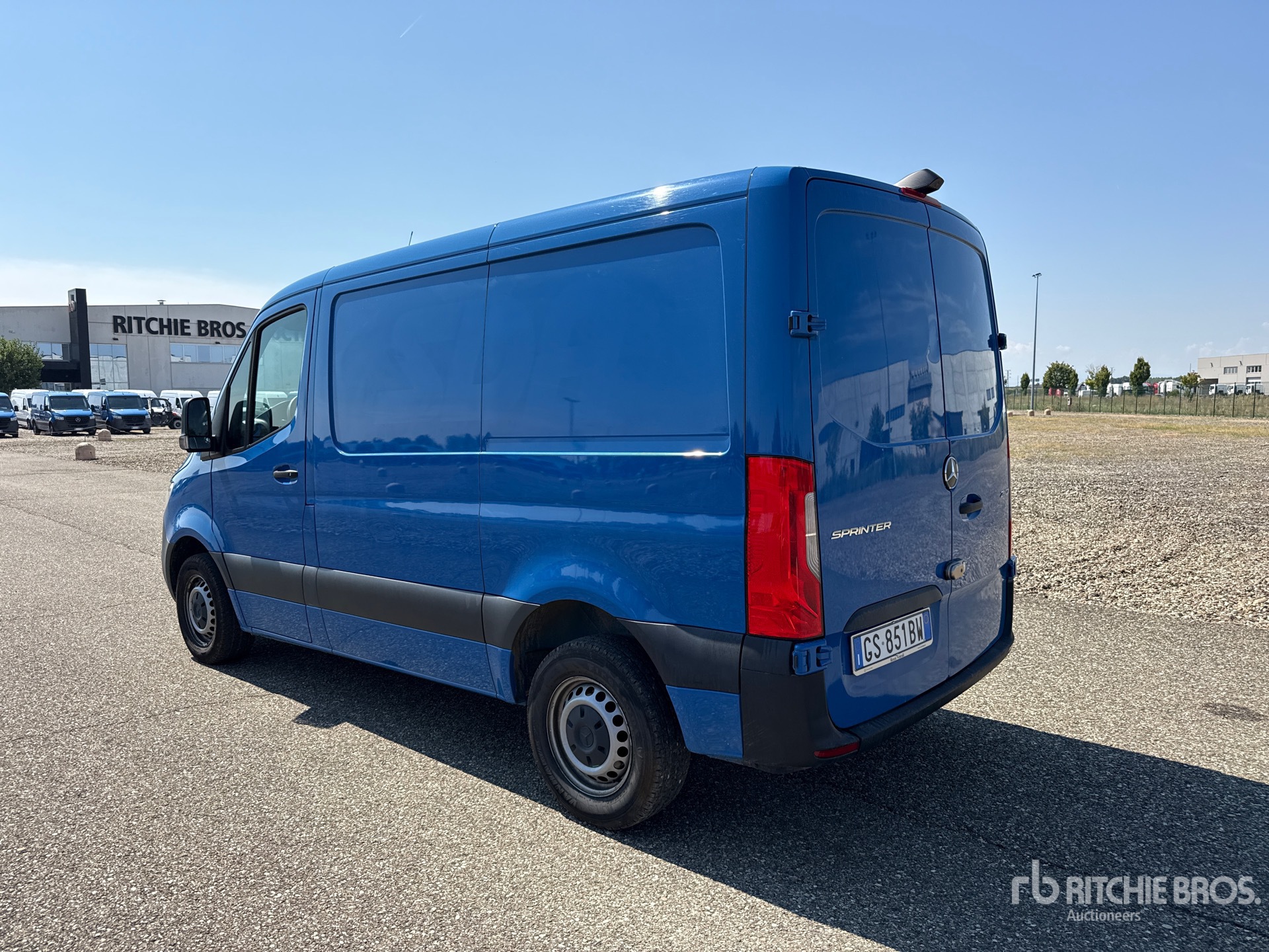 2024 Mercedes-Benz SPRINTER 211 CD