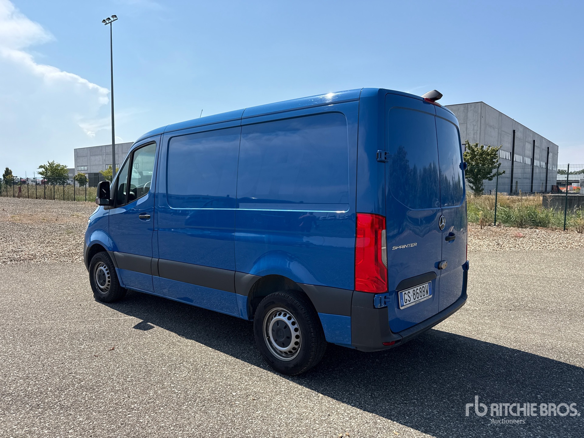 2024 Mercedes-Benz SPRINTER 211 CD