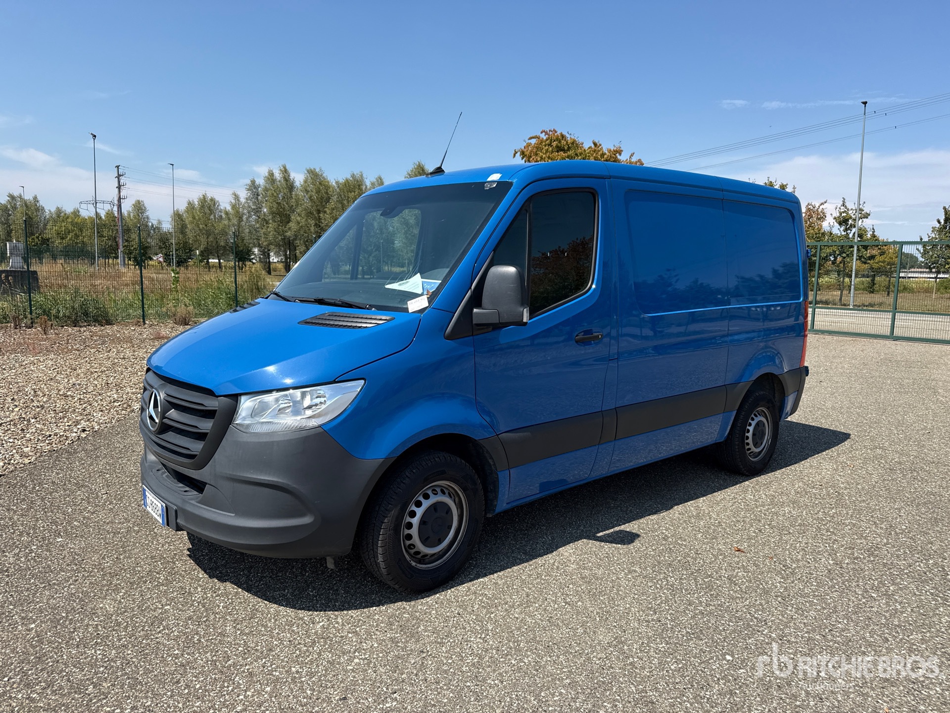 2024 Mercedes-Benz SPRINTER 211 CD