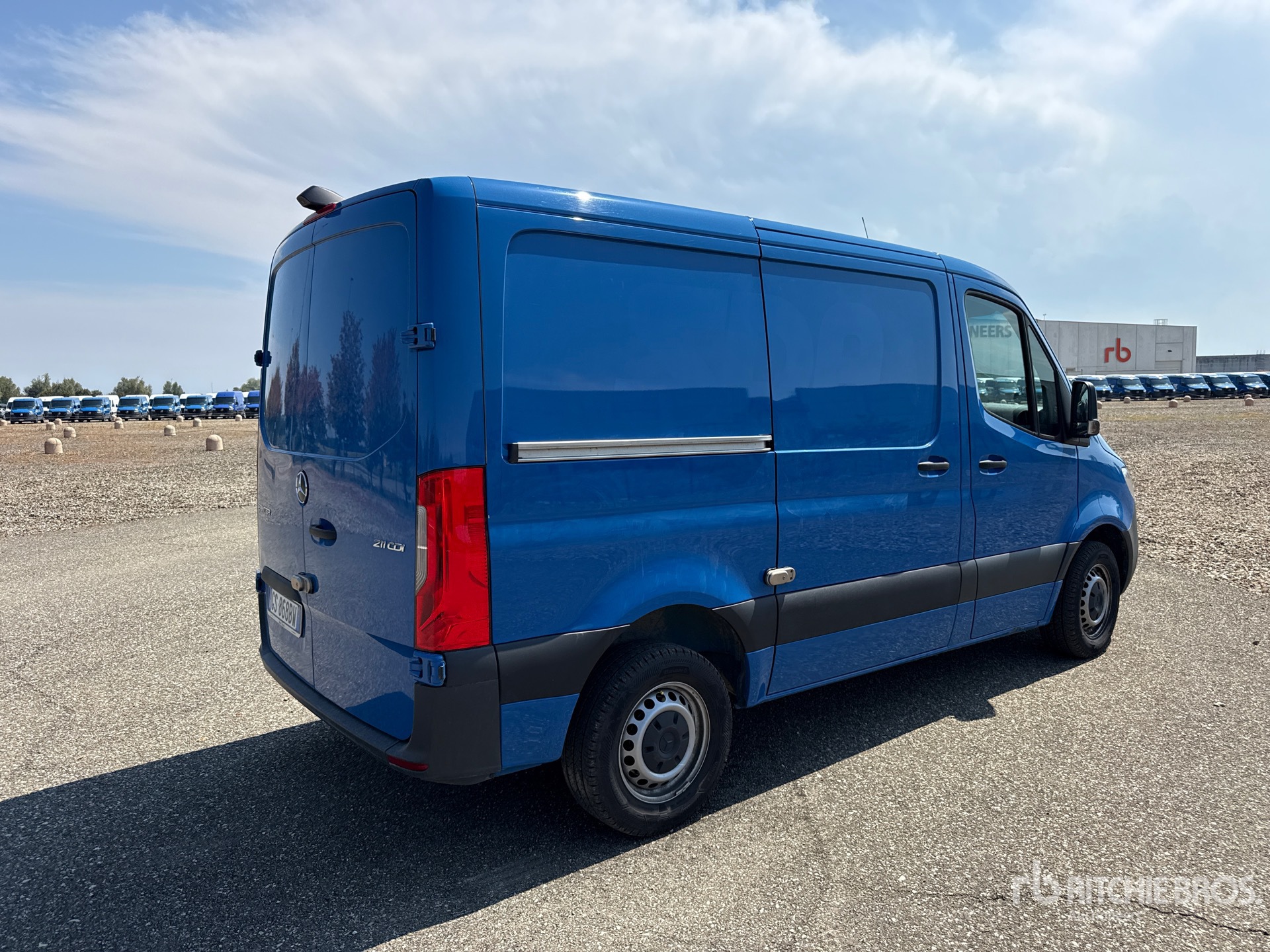 2024 Mercedes-Benz SPRINTER 211 CD