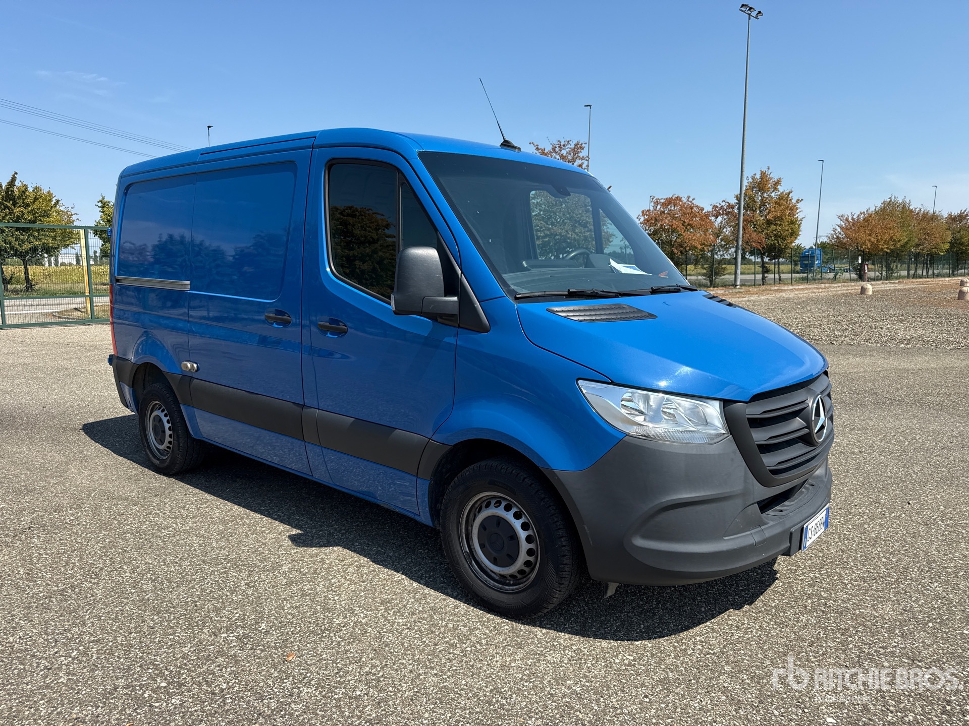 2024 Mercedes-Benz SPRINTER 211 CD