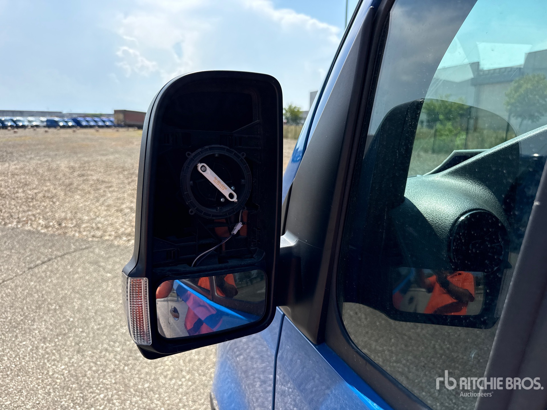 2024 Mercedes-Benz SPRINTER 211 CD