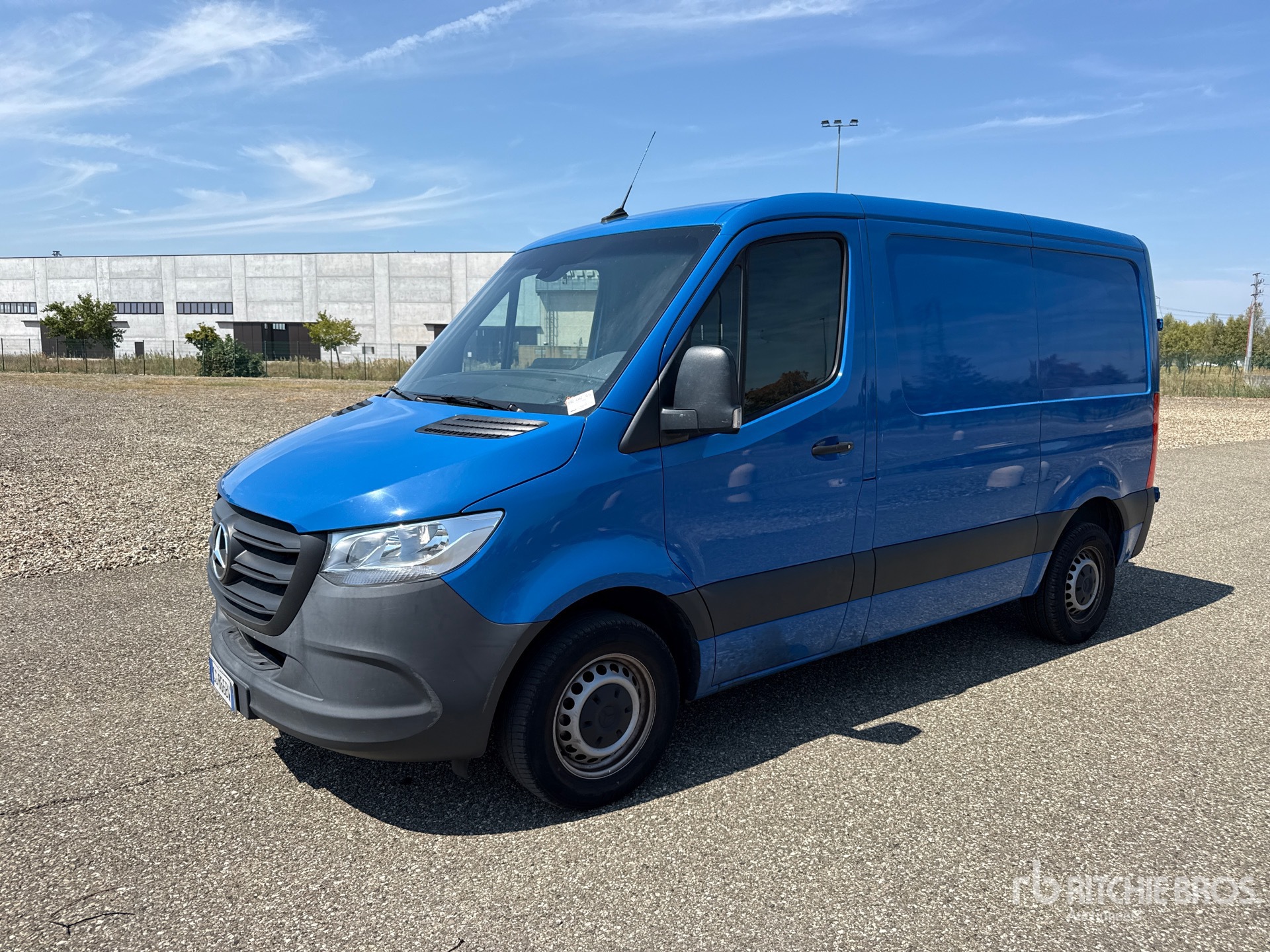 2024 Mercedes-Benz SPRINTER 211 CD