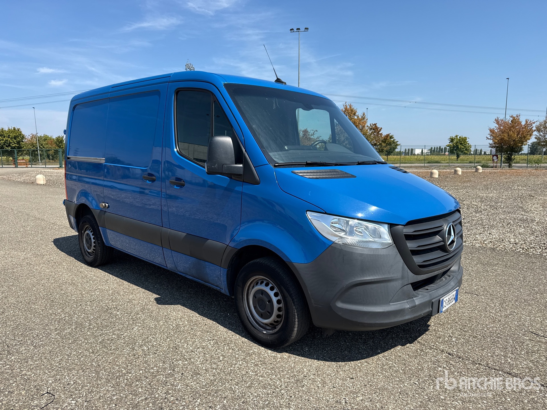 2024 Mercedes-Benz SPRINTER 211 CD