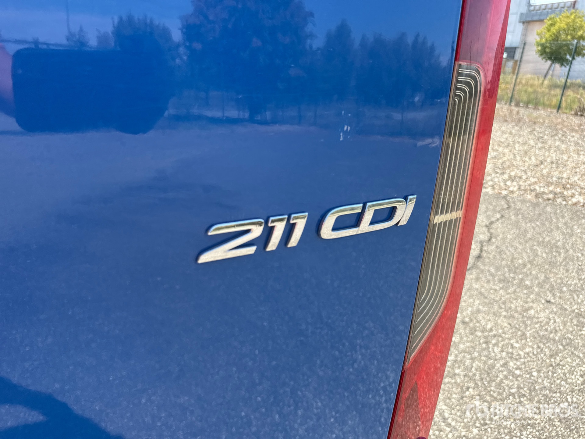 2024 Mercedes-Benz SPRINTER 211 CD