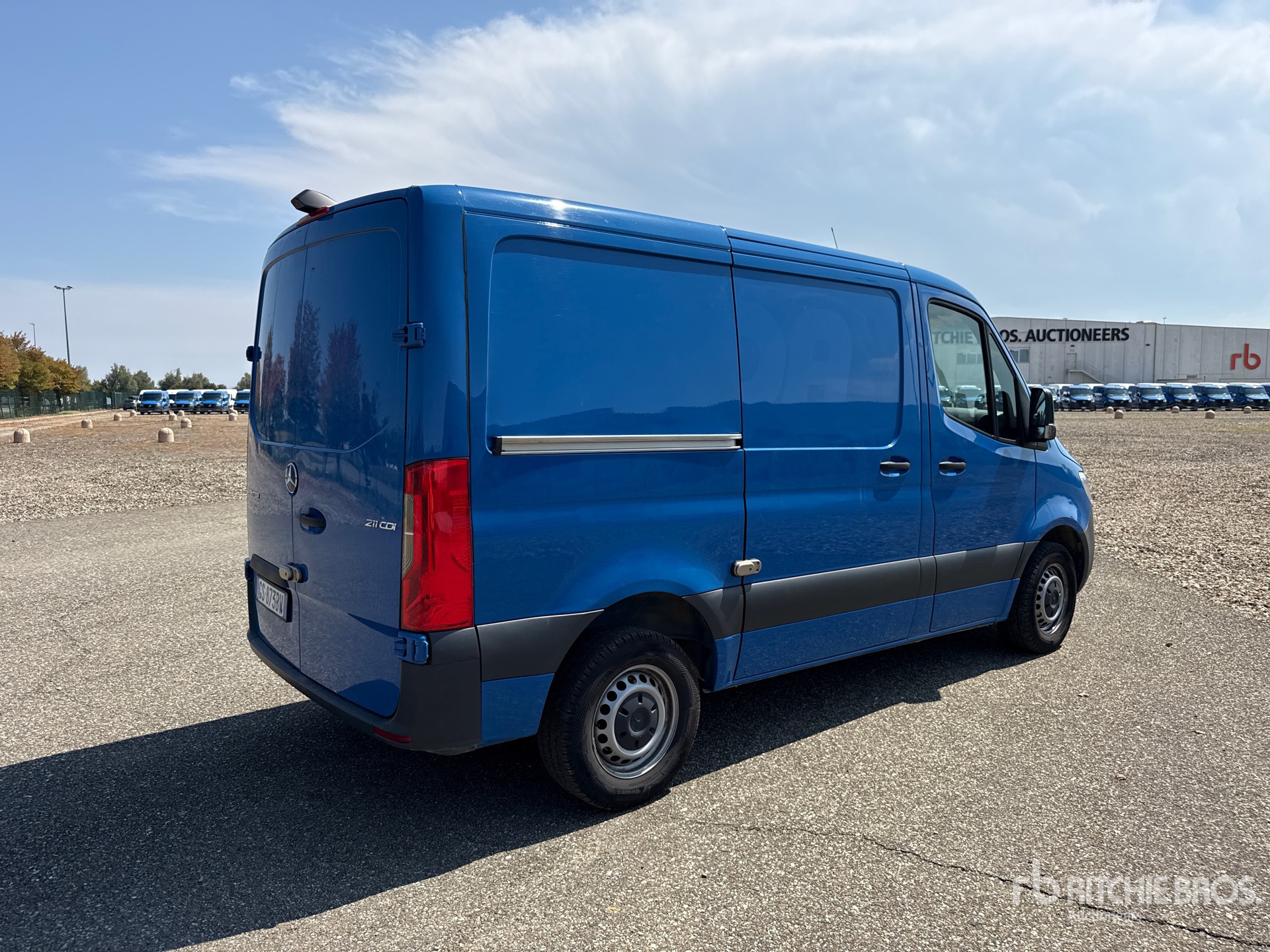 2024 Mercedes-Benz SPRINTER 211 CD