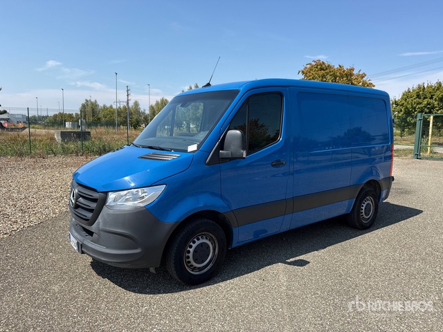 2024 Mercedes-Benz Sprinter 211 CDi Cargo Van