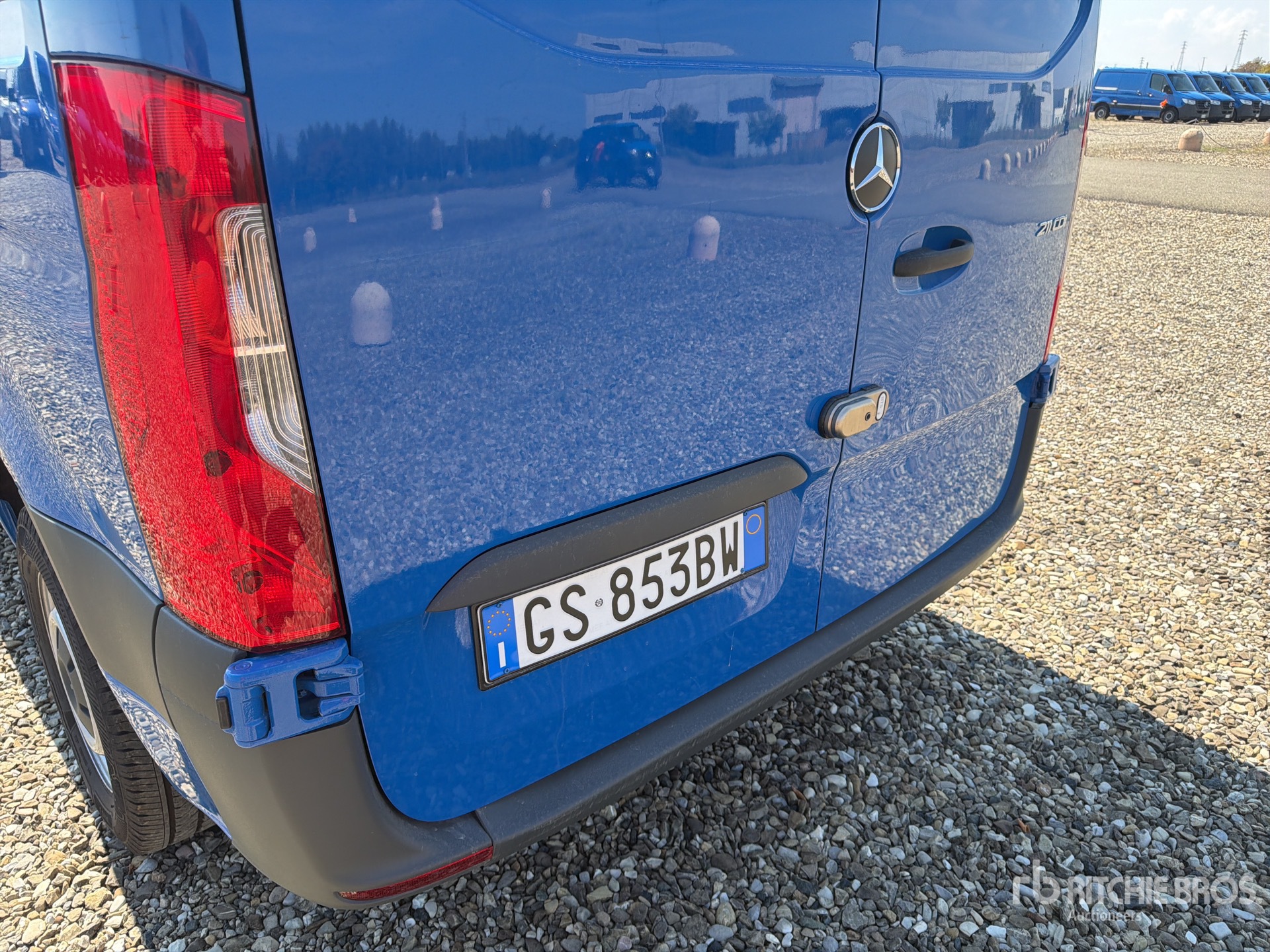 2024 Mercedes-Benz SPRINTER 211 CD