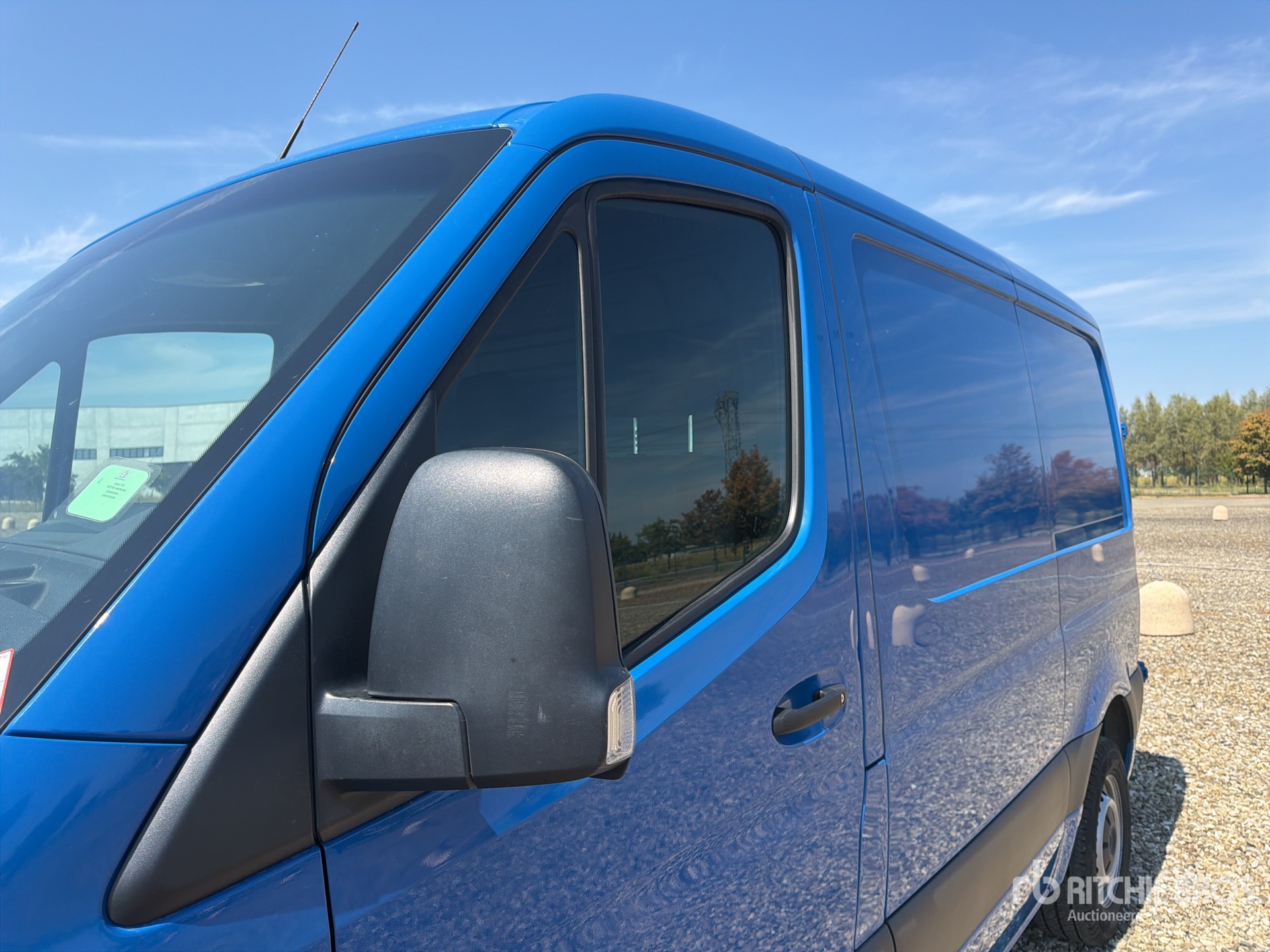 2024 Mercedes-Benz SPRINTER 211 CD