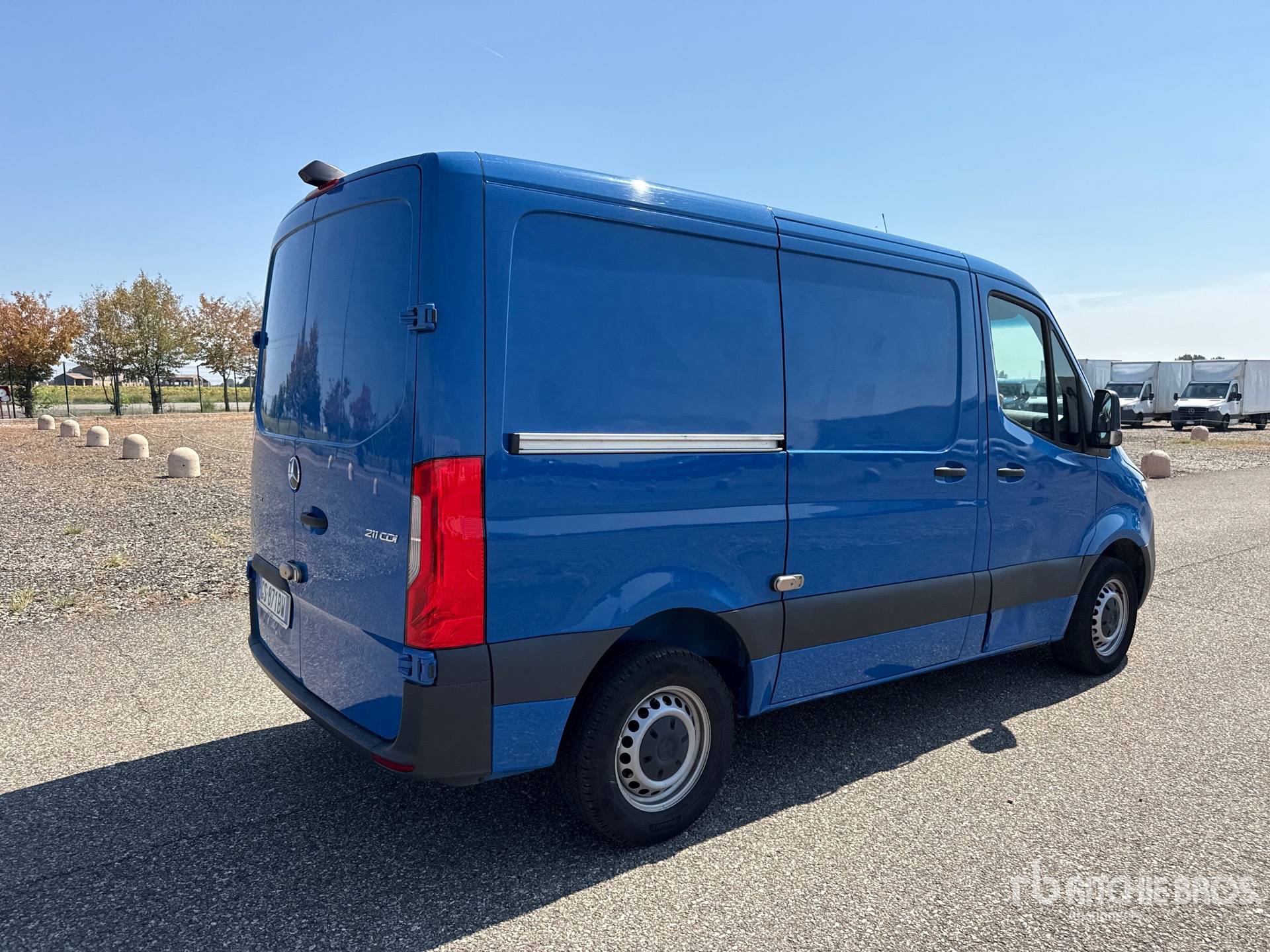 2024 Mercedes-Benz SPRINTER 211 CD