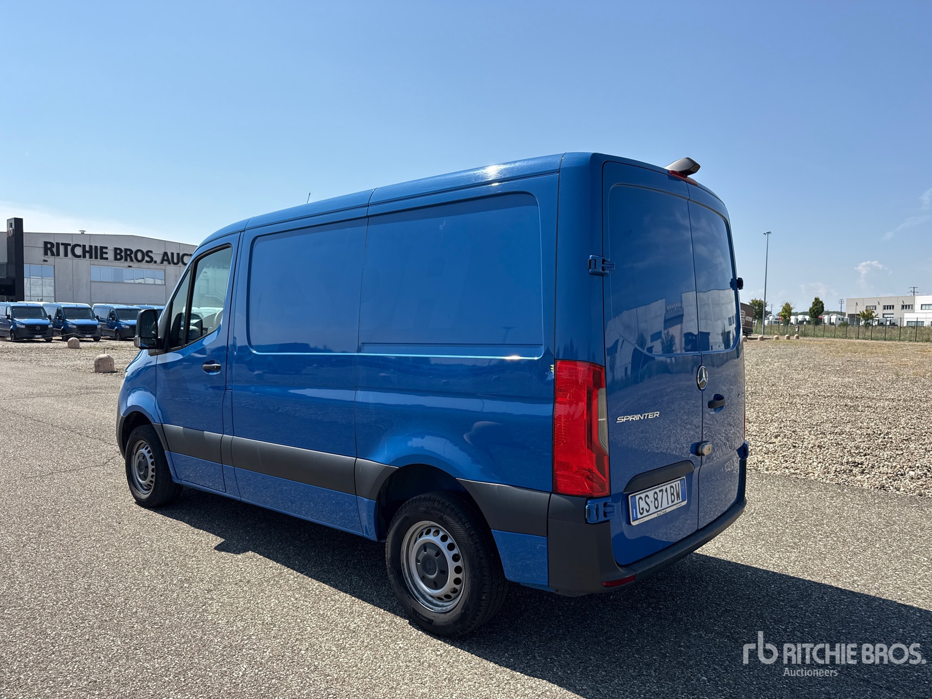 2024 Mercedes-Benz SPRINTER 211 CD