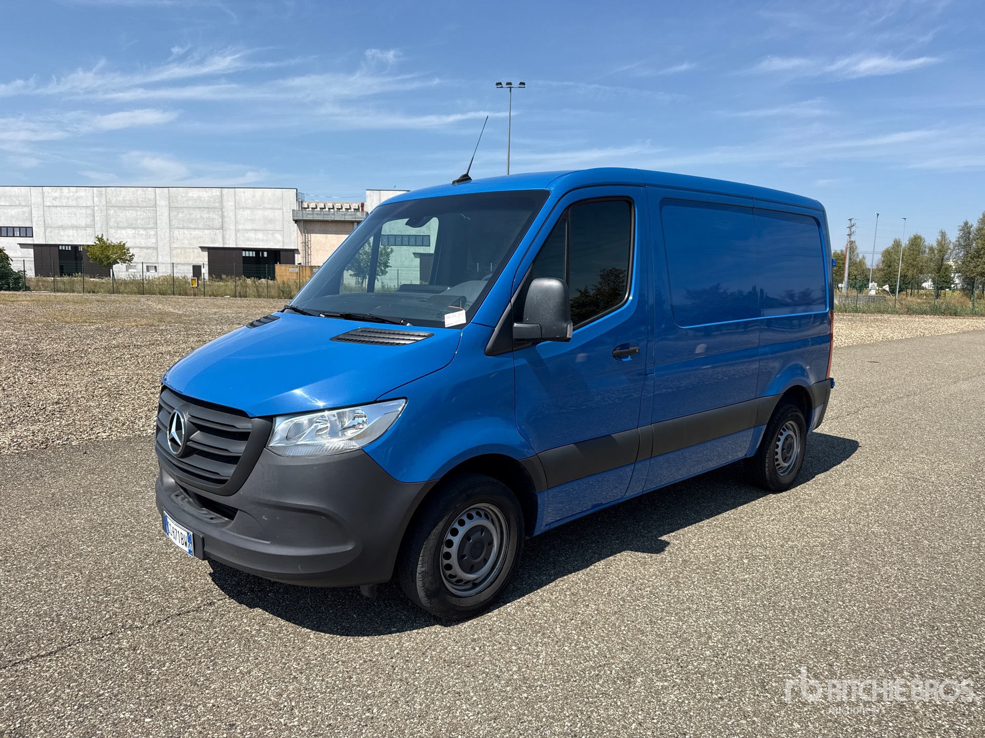 2024 Mercedes-Benz SPRINTER 211 CD