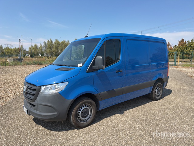 2024 Mercedes-Benz Sprinter 211 CDi Cargo Van