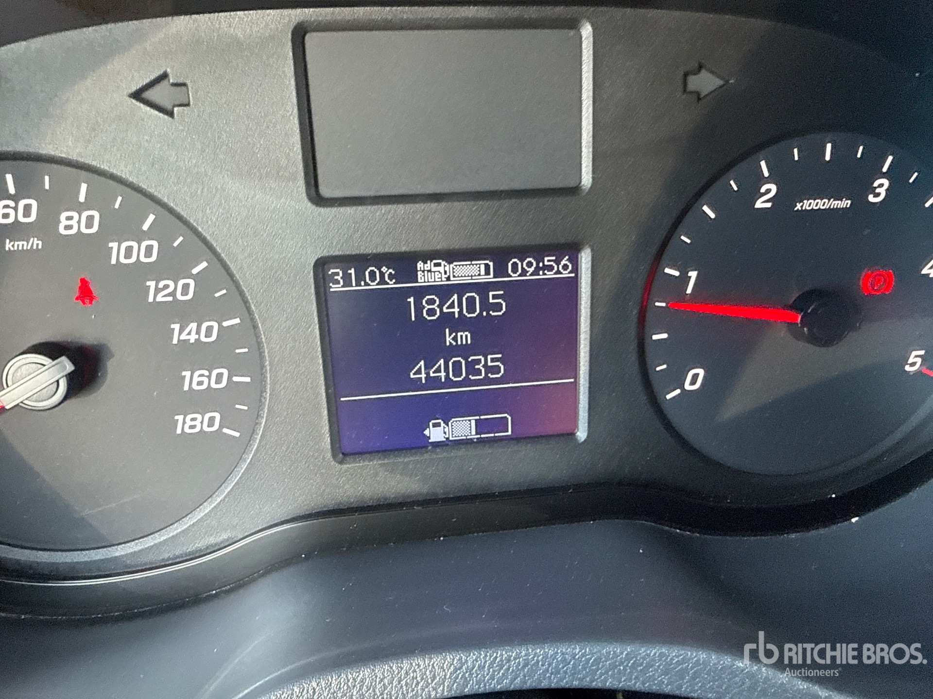 2024 Mercedes-Benz SPRINTER 211 CD