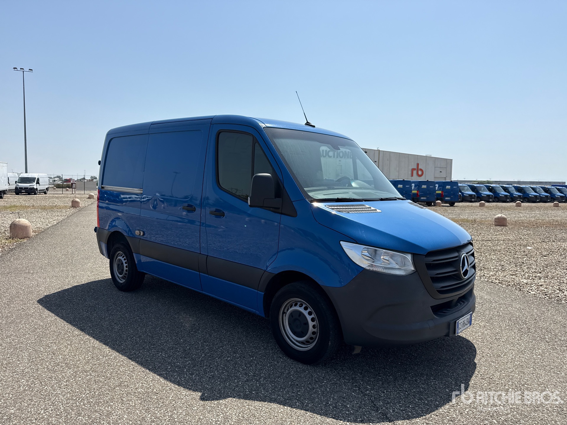 2024 Mercedes-Benz SPRINTER 211 CD