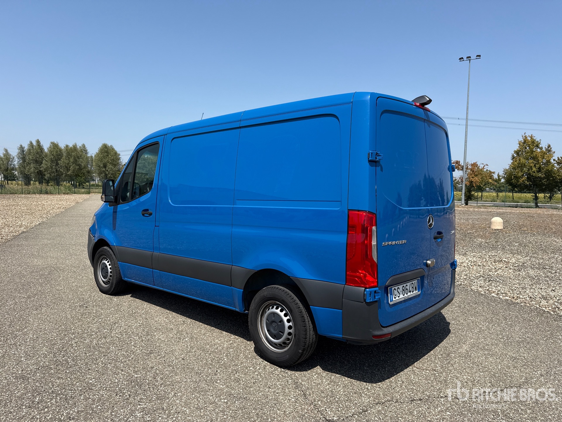 2024 Mercedes-Benz SPRINTER 211 CD