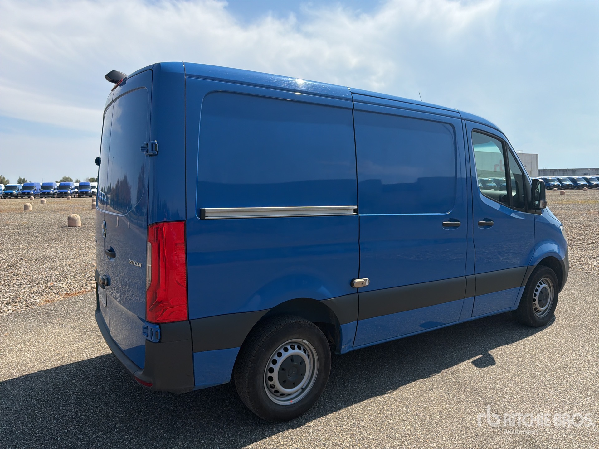 2024 Mercedes-Benz SPRINTER 211 CD