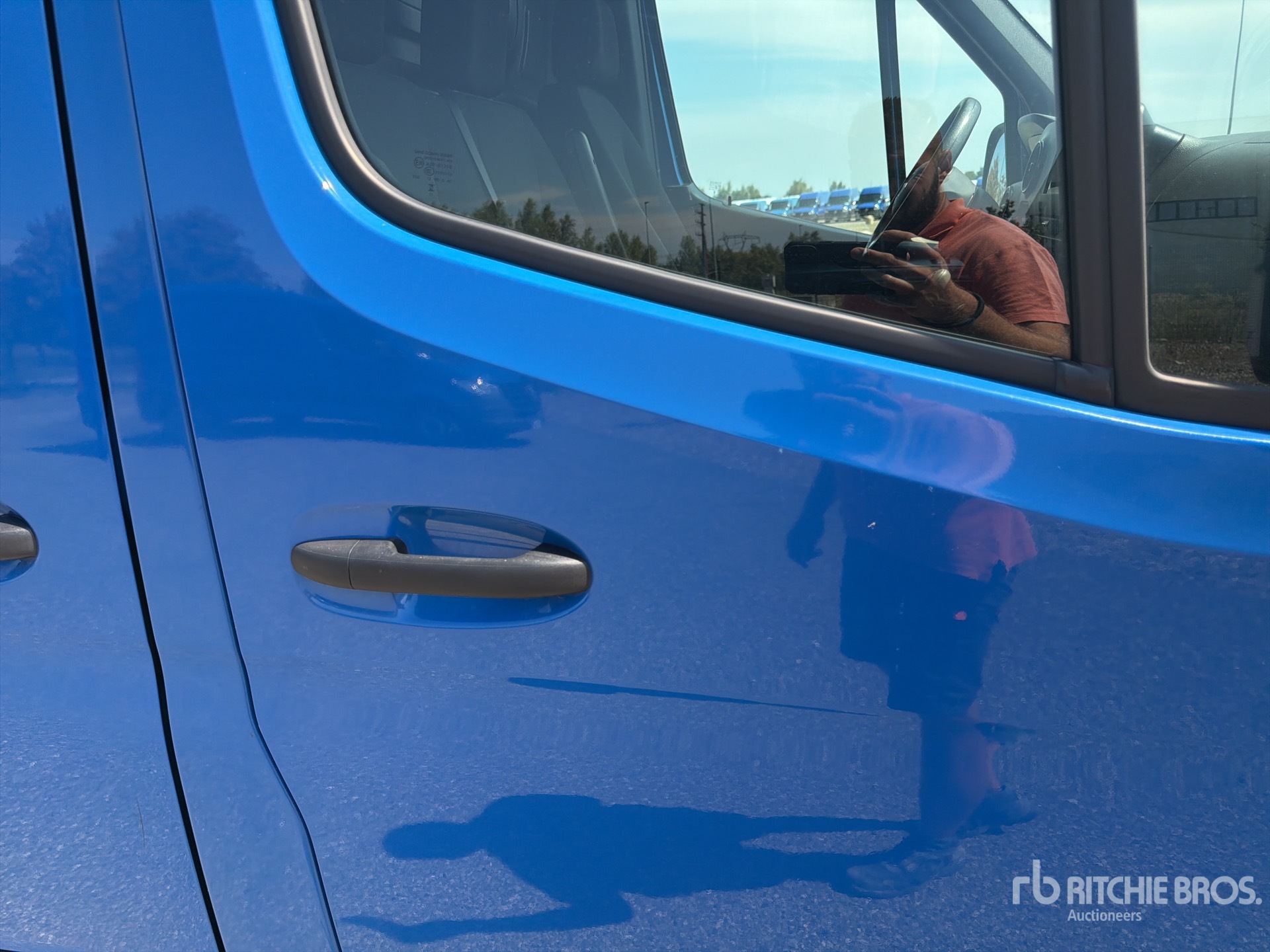 2024 Mercedes-Benz SPRINTER 211 CD