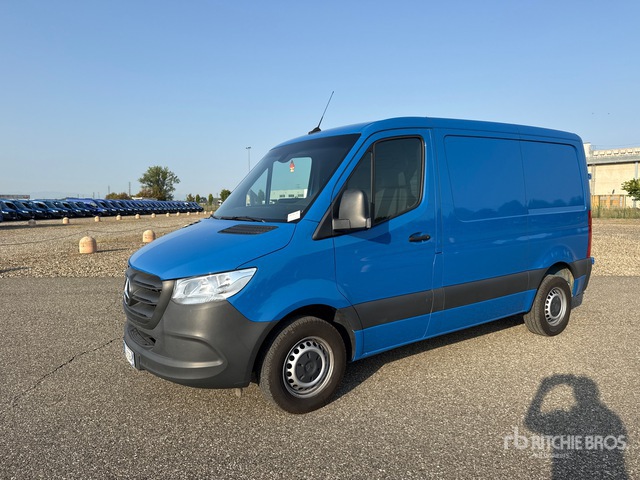 2024 Mercedes-Benz Sprinter 211 CDi Cargo Van