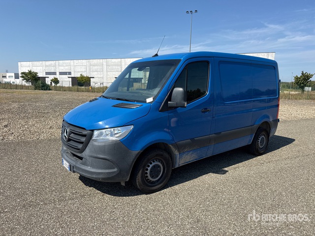2024 Mercedes-Benz Sprinter 211 CDi Cargo Van