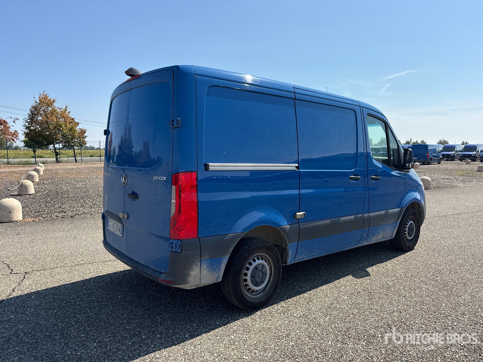 2024 Mercedes-Benz SPRINTER 211 CD