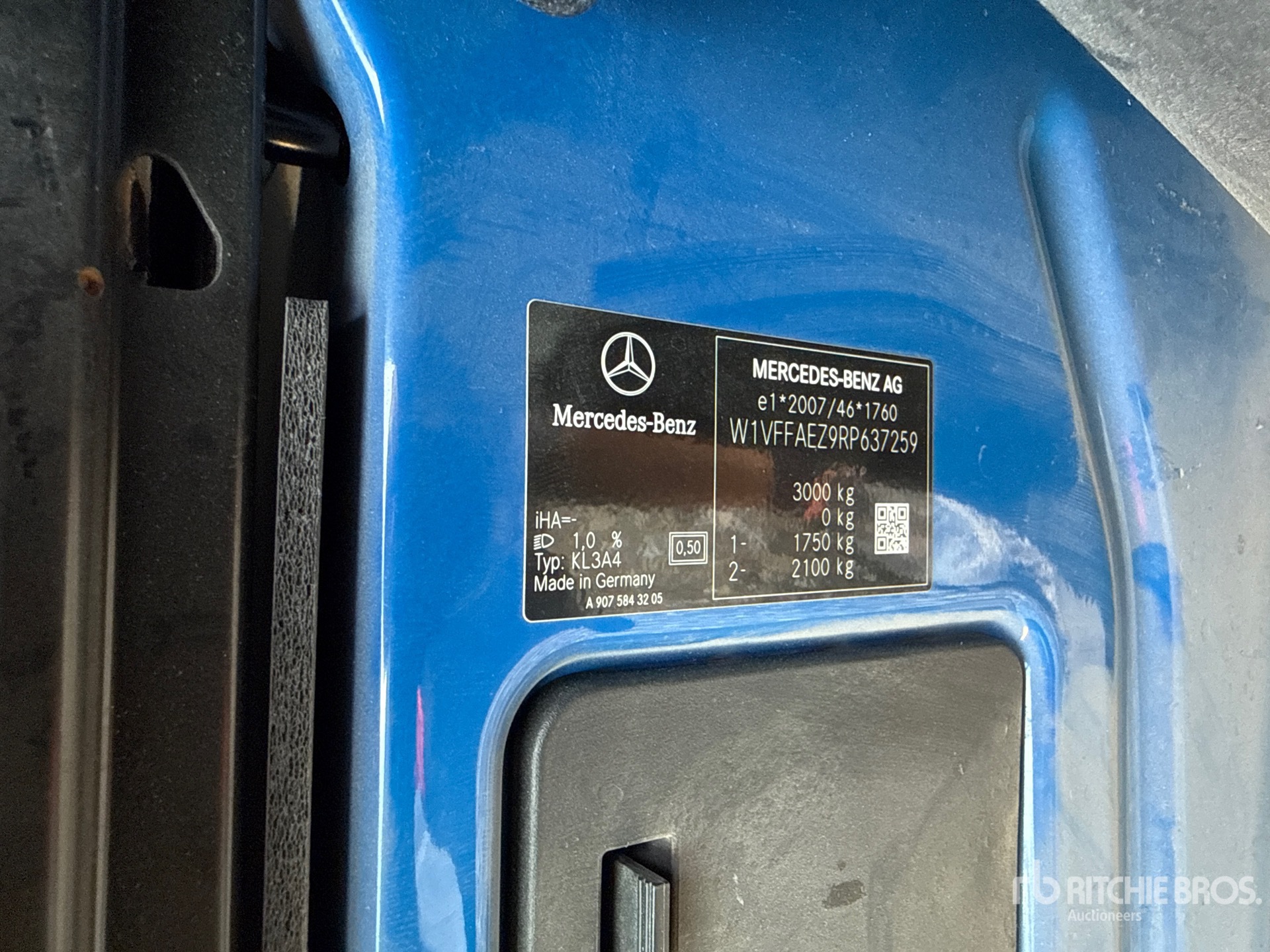 2024 Mercedes-Benz SPRINTER 211 CD