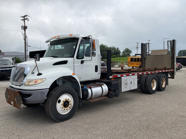 2017 International WorkStar 7400 6x4 Special tank delivery body with lift gate 23&rsquo; x 96&rdquo; bed , Maxon 4400lb. lift gate