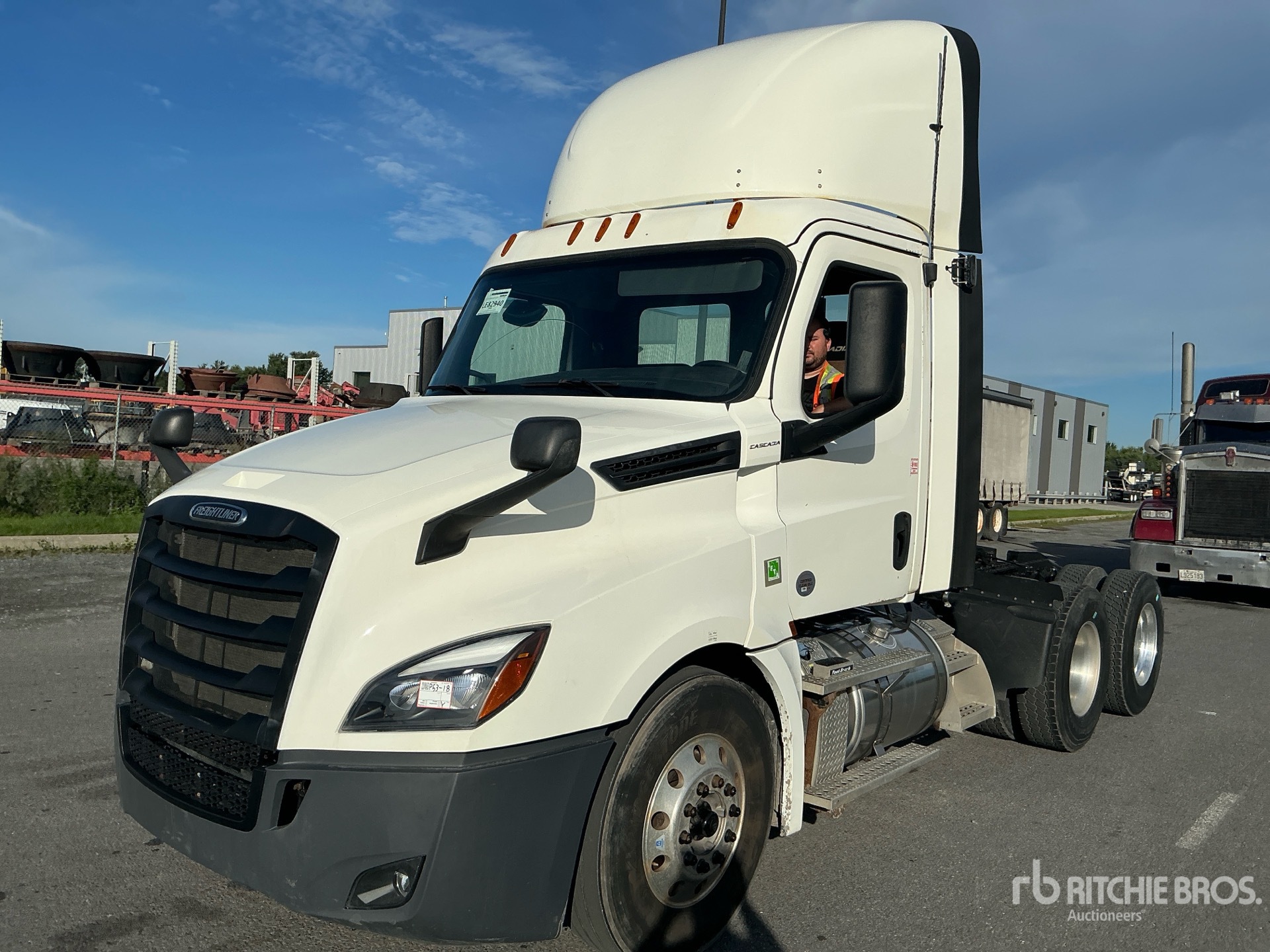 2019 Freightliner CASCADIA 126