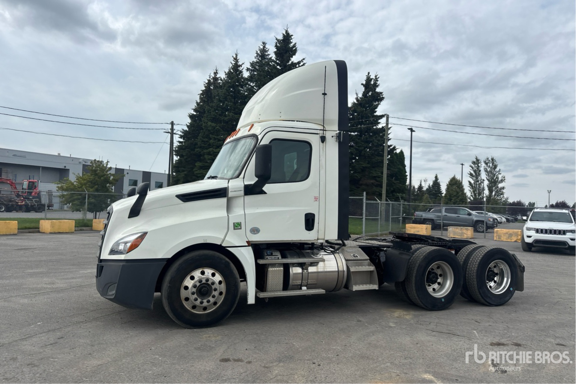 2019 Freightliner CASCADIA 126