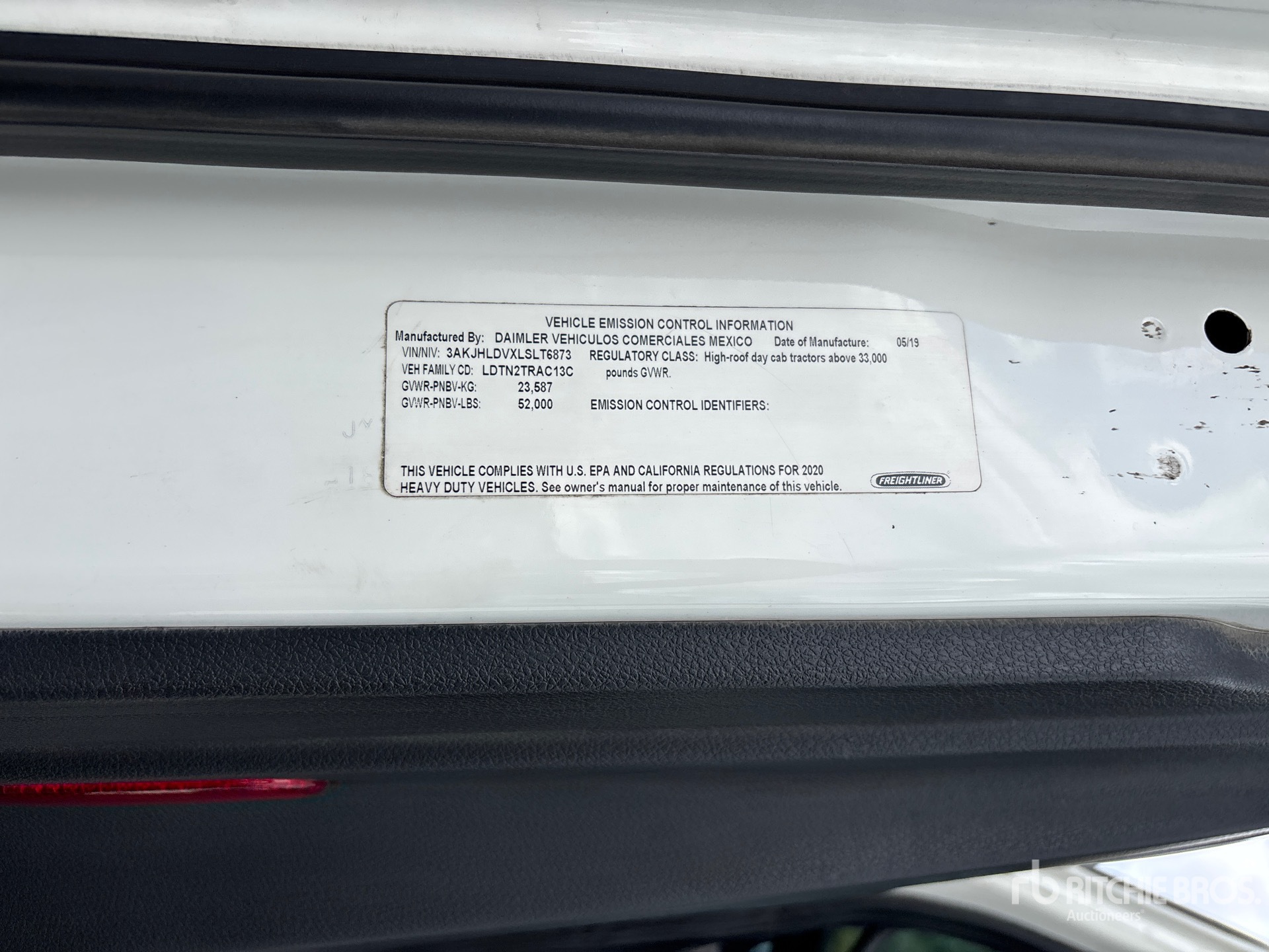 2020 Freightliner CASCADIA 126