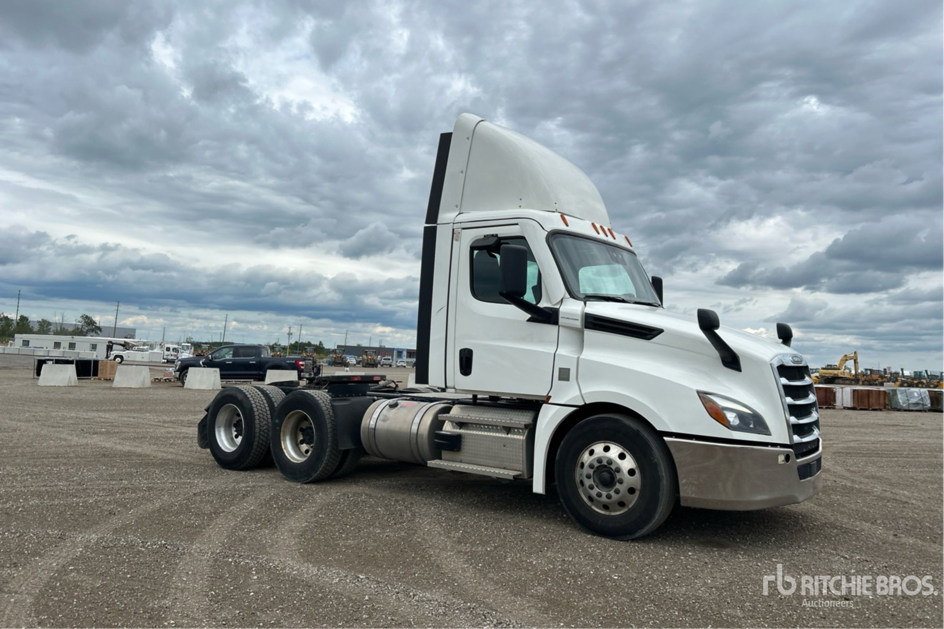 2023 Freightliner CASCADIA 126