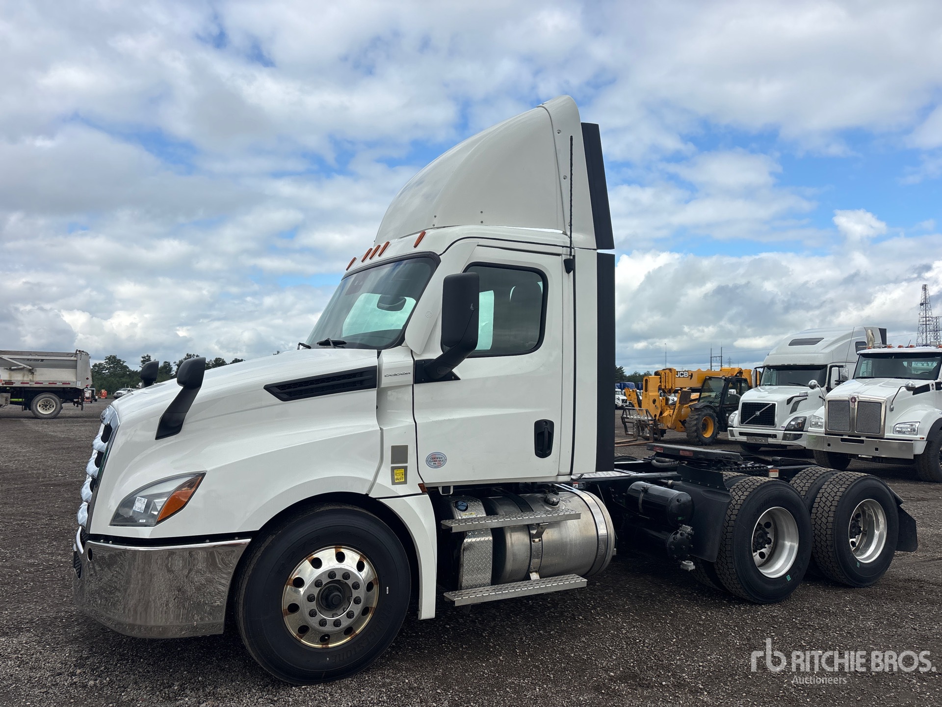 Photo of 2023 Freightliner CASCADIA 126