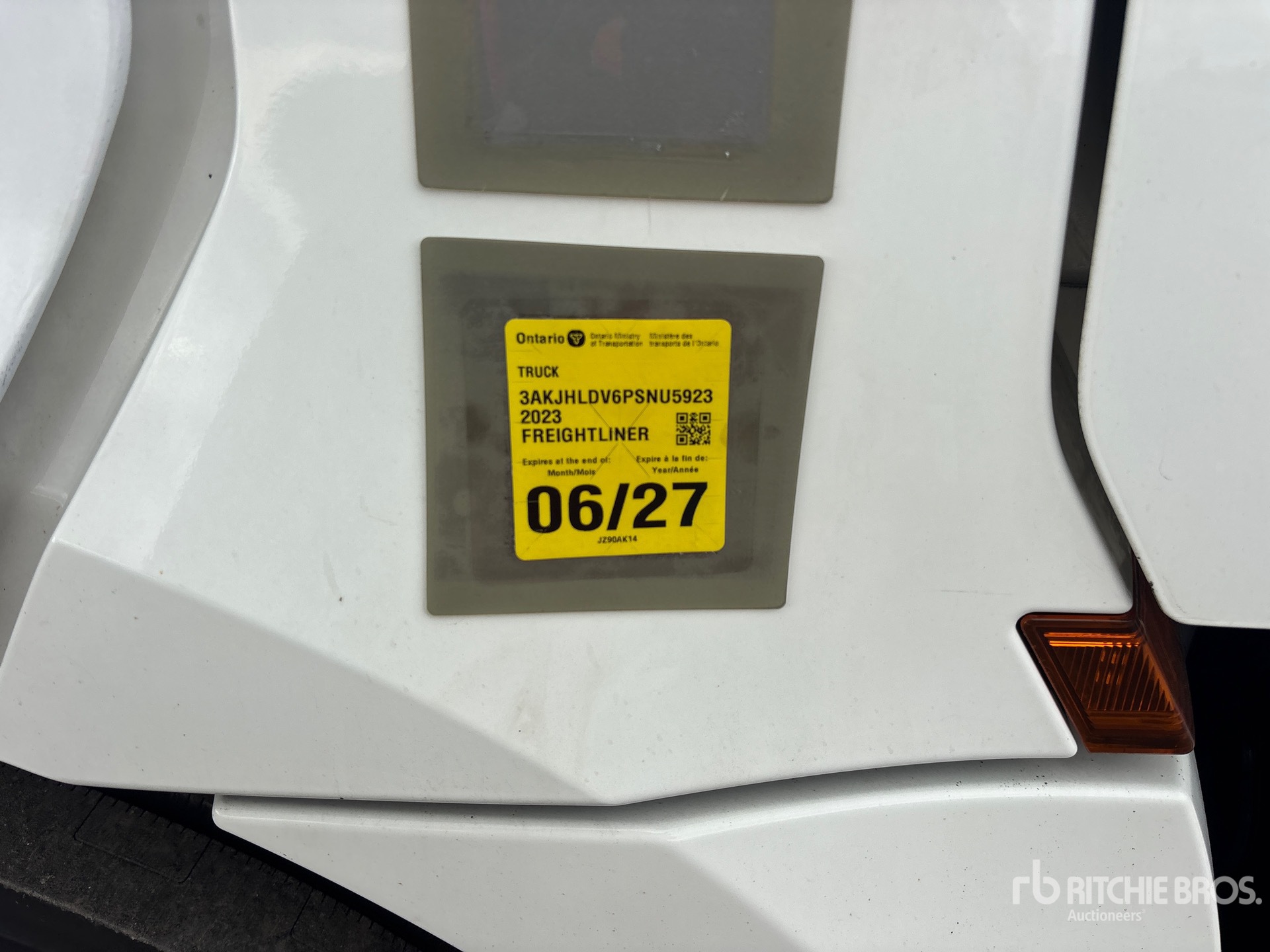 2023 Freightliner CASCADIA 126