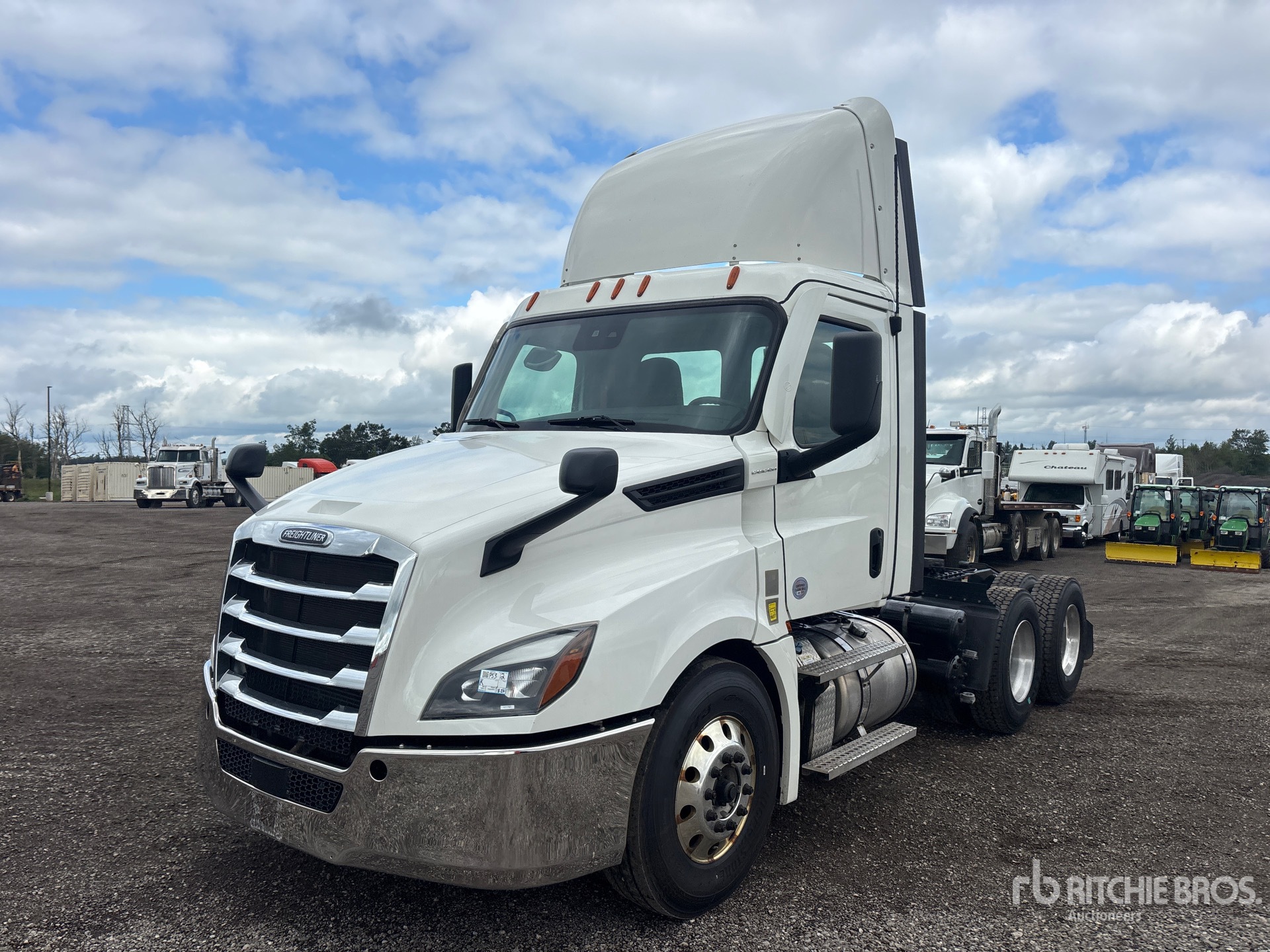 2023 Freightliner CASCADIA 126