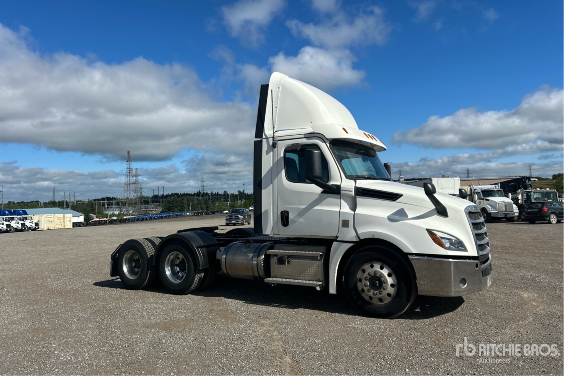 2020 Freightliner CASCADIA 126