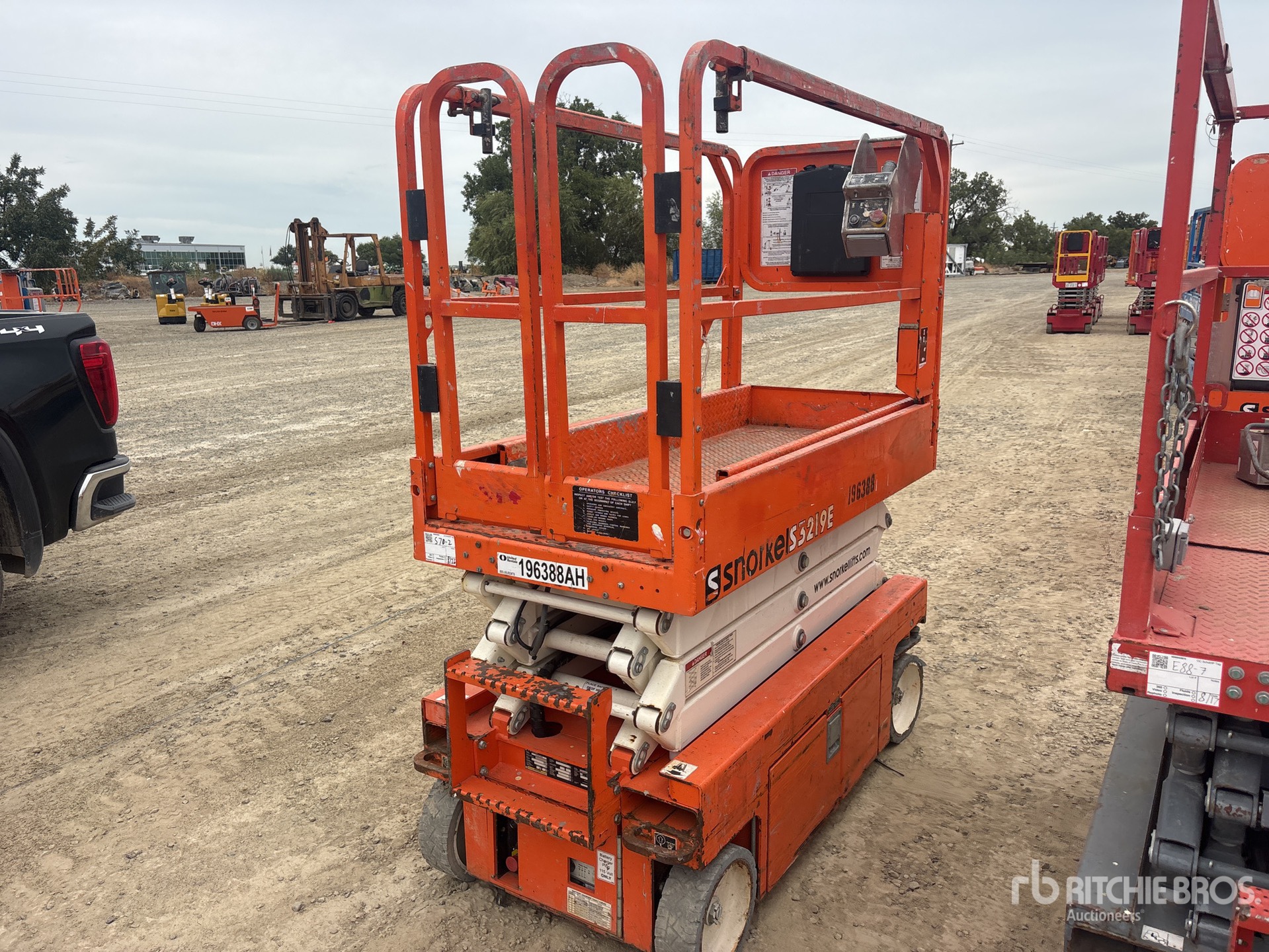 Photo of 2017 Snorkel S3219E
