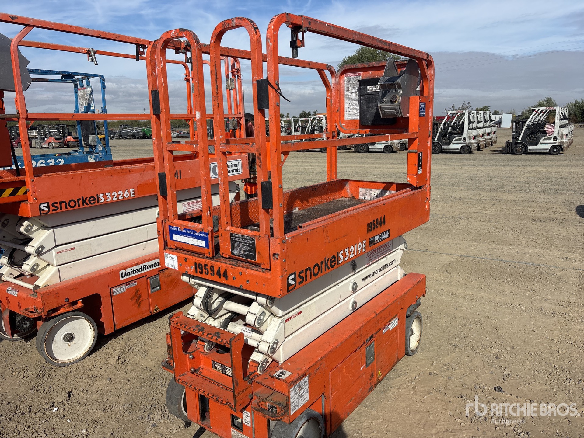Photo of 2017 Snorkel S3219E