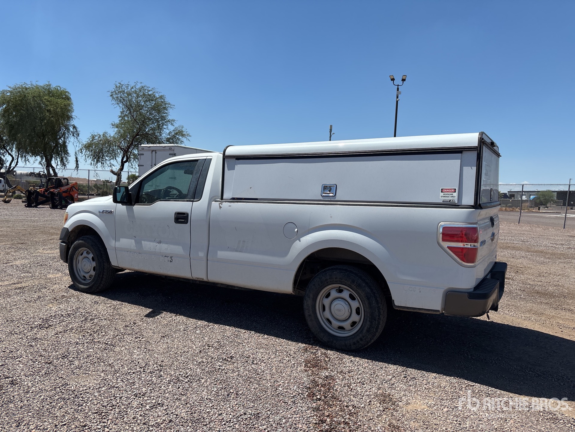 General Appearance with Picture, Left Rear Corner