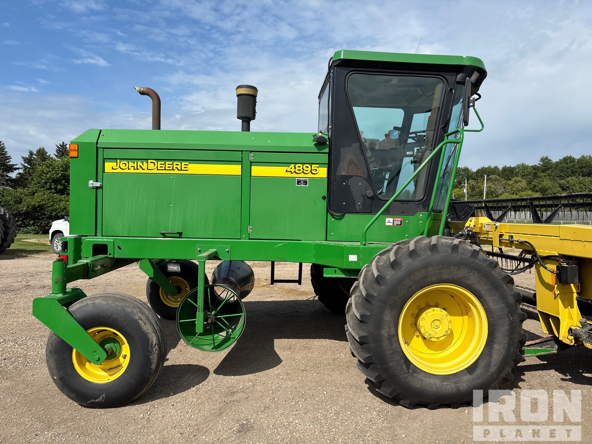 2004 John Deere 4895