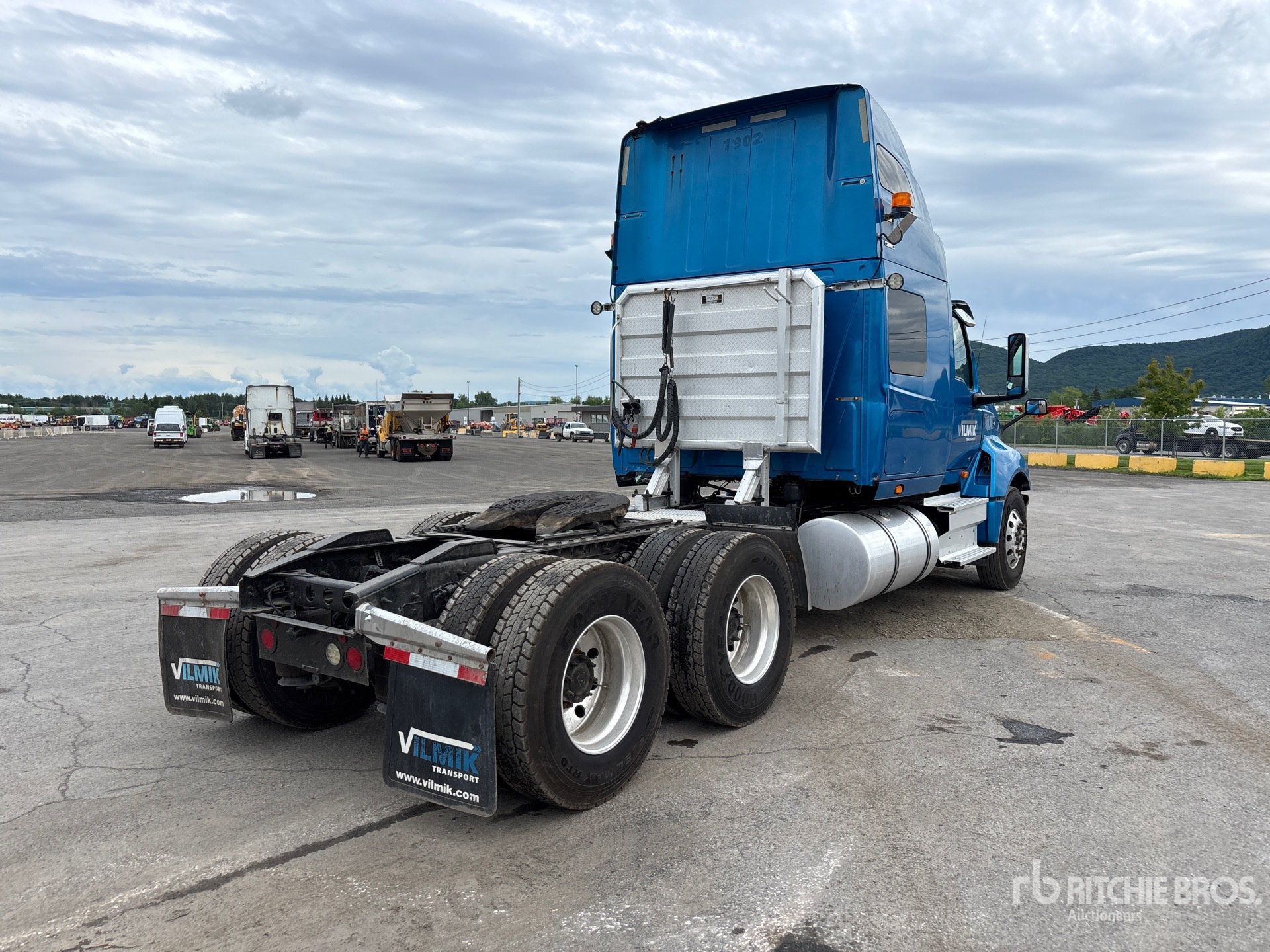 2019 International LT625