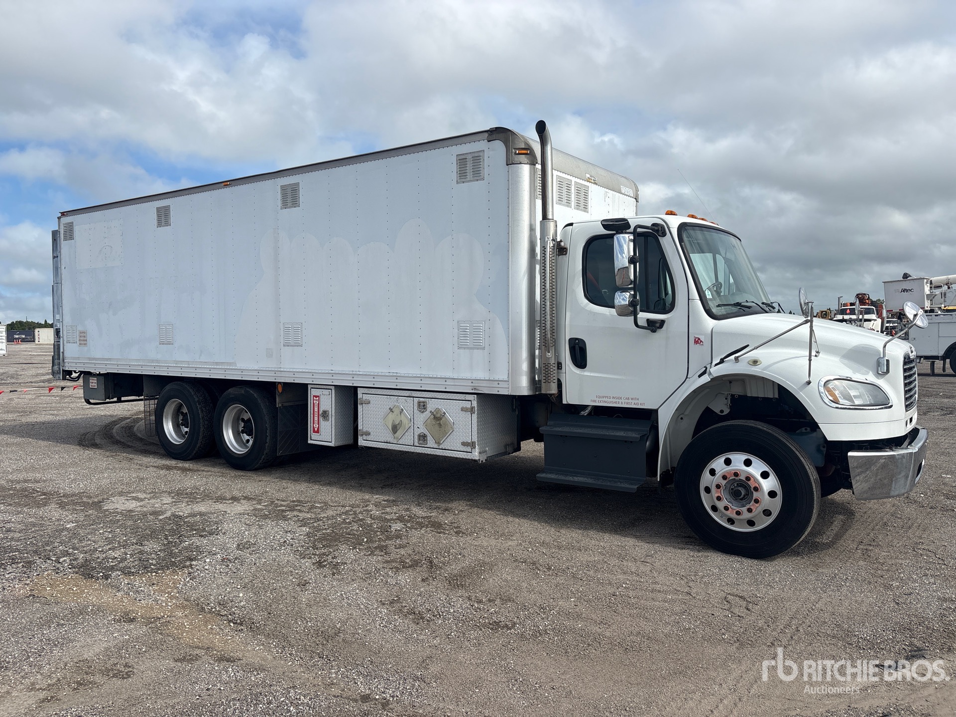 2015 Freightliner M2 106