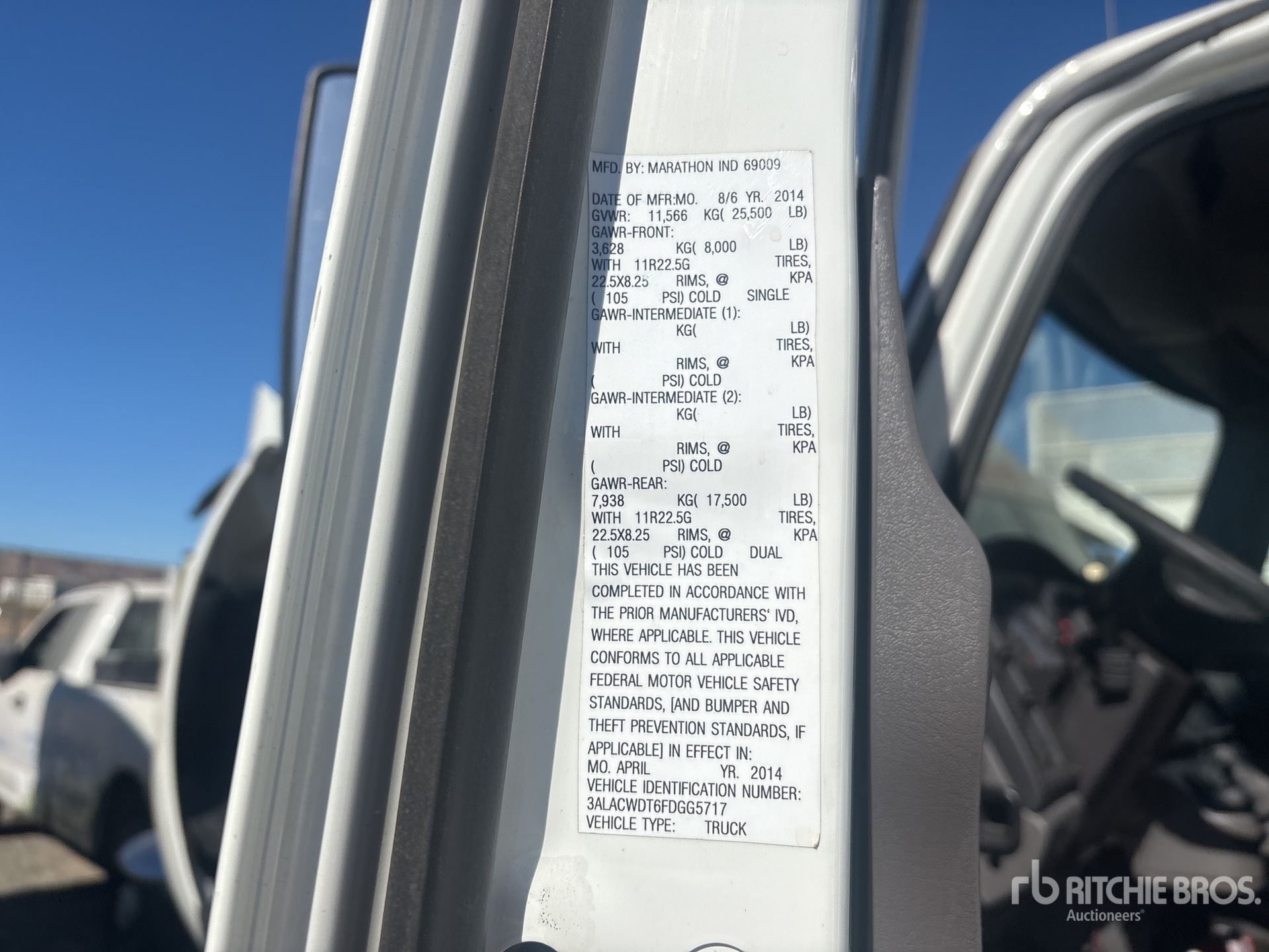 2015 Freightliner M2106