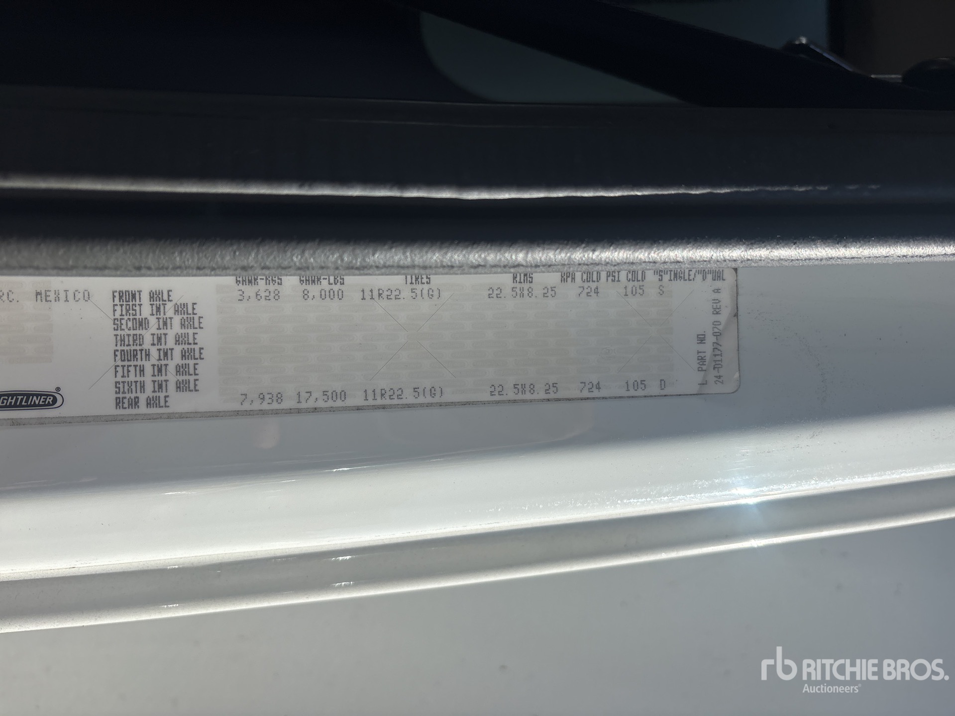 2015 Freightliner M2106